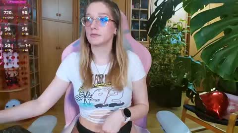 Snapshot of magicstylex chatting on February 16, 2025, 2:42 am Nicole online show from February 16, 2025, 2:42 am