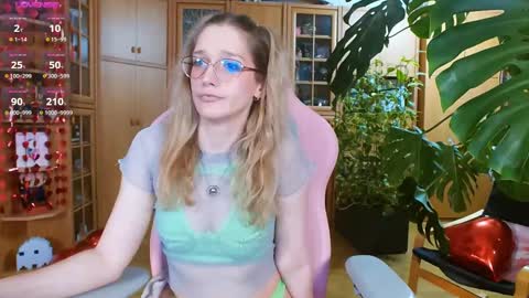 Snapshot of magicstylex chatting on February 17, 2025, 12:10 am Nicole online show from February 17, 2025, 12:10 am