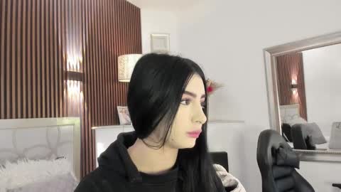 Snapshot of magieethomson chatting on February 23, 2026, 12:02 pm magieethomson online show from February 23, 2026, 12:02 pm