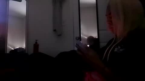 Snapshot of magiicboo chatting on October 28, 2025, 7:01 am magiicboo online show from October 28, 2025, 7:01 am