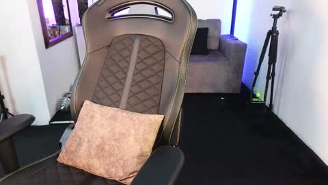 Snapshot of magnus_savage chatting on February 8, 2026, 6:11 pm If you want me to use the Lovense please let me know -- online show from February 8, 2026, 6:11 pm