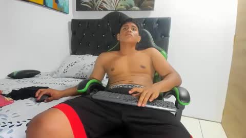 Snapshot of magnust_miller_ chatting on April 16, 2026, 2:12 am M A G N U S T online show from April 16, 2026, 2:12 am