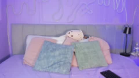 Mai online show from December 4, 2025, 7:55 pm