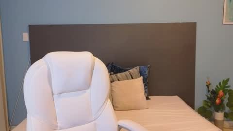 Maiaa Ruiz  online show from December 26, 2024, 12:38 pm