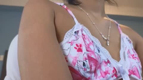 Maiaa Ruiz  online show from January 16, 2025, 4:18 pm