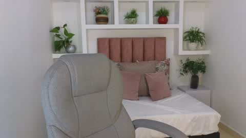 Snapshot of maiaa_ruiz chatting on June 11, 2026, 1:42 pm Maiaa Ruiz online show from June 11, 2026, 1:42 pm