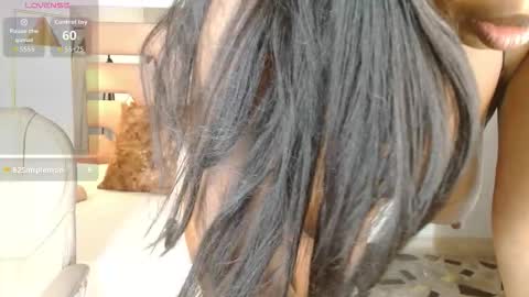 Snapshot of maiacharris_ chatting on November 6, 2025, 8:32 pm Maia Charris online show from November 6, 2025, 8:32 pm