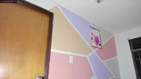 Snapshot of maiaconnor chatting on February 22, 2025, 4:07 am online show from February 22, 2025, 4:07 am