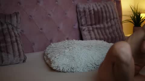 Snapshot of maiamini chatting on September 9, 2025, 6:51 pm  Maia  online show from September 9, 2025, 6:51 pm