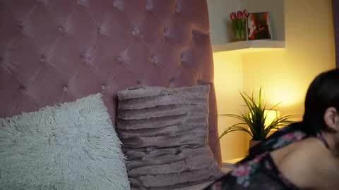 Snapshot of maiamini chatting on October 10, 2025, 10:53 pm  Maia  online show from October 10, 2025, 10:53 pm