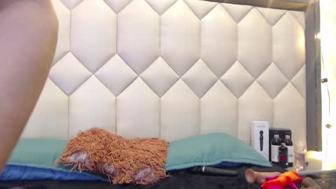 Maia  online show from January 3, 2025, 4:59 pm