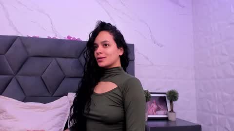 Maia  online show from November 20, 2025, 11:54 am