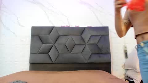 Snapshot of maiapark chatting on February 12, 2026, 11:49 am Maia online show from February 12, 2026, 11:49 am