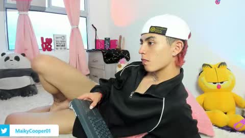 maiky_cooper01 online show from February 26, 2026, 8:52 pm