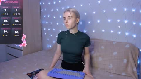 Your kitty online show from November 1, 2025, 3:36 pm