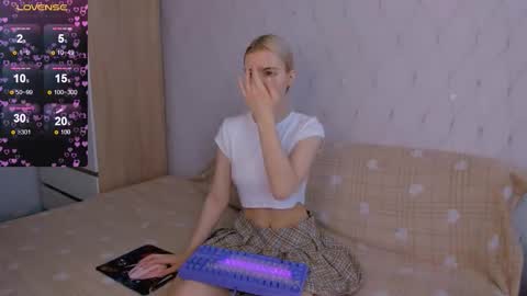 Snapshot of mailin_harrington chatting on February 14, 2026, 4:09 am Your kitty online show from February 14, 2026, 4:09 am