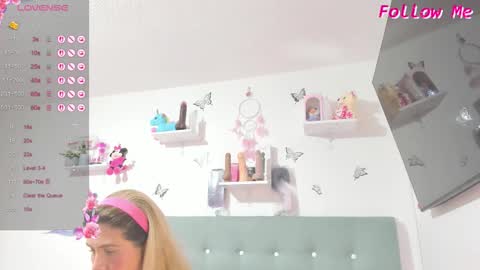 Maylin  online show from October 26, 2025, 12:38 am