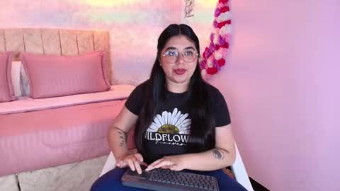 mailyn_rose online show from October 21, 2025, 2:29 pm
