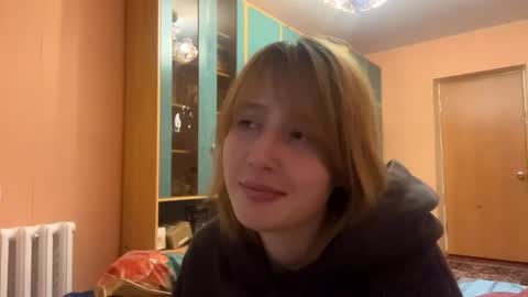 Evie online show from June 4, 2026, 9:32 pm