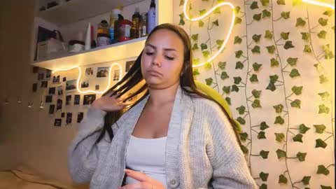 Snapshot of maisielattanzio chatting on February 20, 2026, 4:07 pm Luna online show from February 20, 2026, 4:07 pm