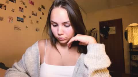 Snapshot of maisielattanzio chatting on February 27, 2026, 3:34 pm Luna online show from February 27, 2026, 3:34 pm