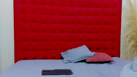 maite_smith69 online show from February 20, 2025, 12:15 pm