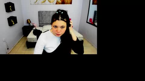 MAITE STONE1 online show from October 13, 2025, 4:01 am
