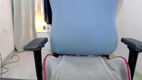 Snapshot of majestic_anne chatting on December 19, 2024, 4:02 pm Annalyn online show from December 19, 2024, 4:02 pm