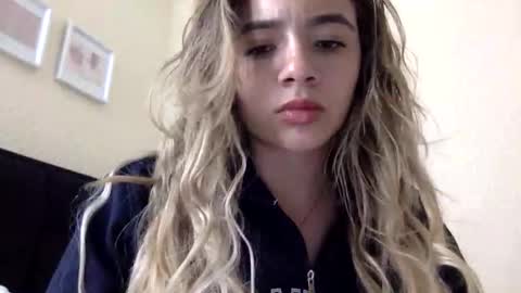 majo_gomezz online show from April 16, 2026, 12:33 am