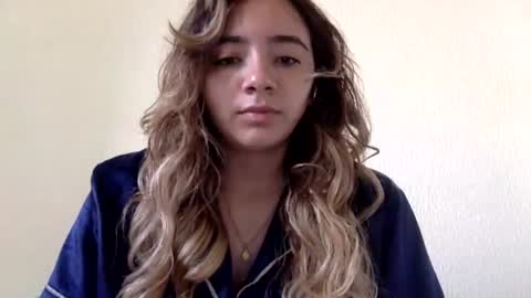 Snapshot of majo_gomezz chatting on June 25, 2026, 4:00 pm majo_gomezz online show from June 25, 2026, 4:00 pm