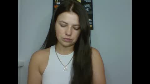 Snapshot of make_mesmile chatting on September 8, 2025, 5:23 pm make_mesmile online show from September 8, 2025, 5:23 pm