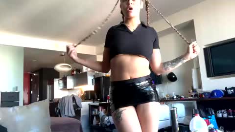 Snapshot of makeouthilldani chatting on January 17, 2025, 11:29 pm hokulani online show from January 17, 2025, 11:29 pm