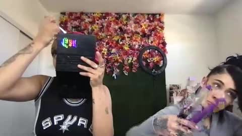 Snapshot of makeouthilldani chatting on March 10, 2025, 9:07 pm hokulani online show from March 10, 2025, 9:07 pm