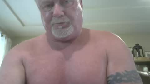makinit0808 online show from May 27, 2026, 9:56 pm