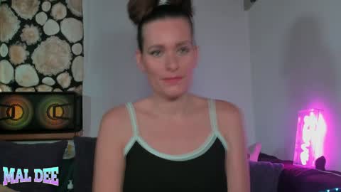 Mal Dee online show from December 8, 2024, 2:09 pm