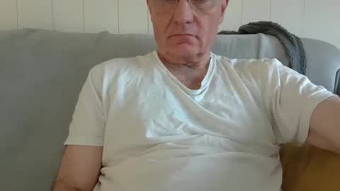 male_toy online show from March 27, 2026, 4:51 pm