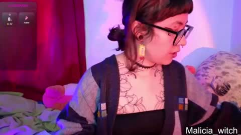 Snapshot of malicia_witch_ chatting on August 5, 2026, 4:26 am Mar Alicia Rosie v A L I C I A W I T C - Meg Cherie online show from August 5, 2026, 4:26 am