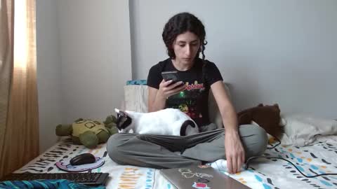 Malita online show from October 14, 2025, 7:25 pm