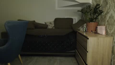 mallinia online show from November 3, 2025, 9:16 pm