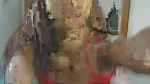 Snapshot of malluna4 chatting on May 15, 2026, 2:24 pm Malluna online show from May 15, 2026, 2:24 pm