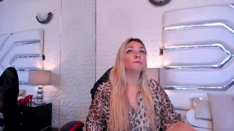 MalorySweet  online show from January 11, 2025, 12:40 pm