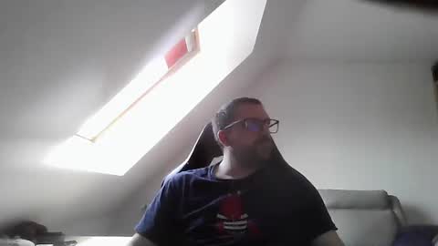 breton online show from April 12, 2026, 8:52 am