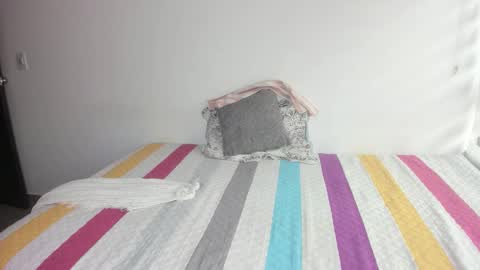 instagram  nueela   online show from January 16, 2026, 8:13 pm