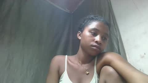 mamieriela online show from April 12, 2026, 10:37 pm