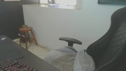 Snapshot of mamute23 chatting on March 8, 2025, 5:22 pm BigBrazilianCock online show from March 8, 2025, 5:22 pm