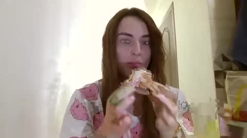 Snapshot of mandibrooks chatting on September 8, 2025, 7:46 pm MandiBrooks online show from September 8, 2025, 7:46 pm