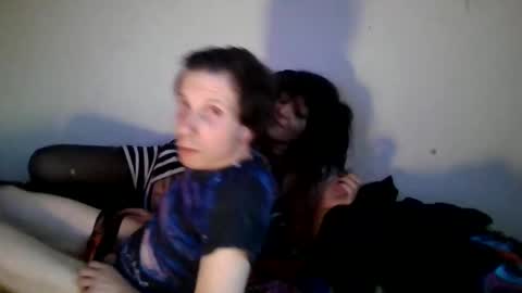 mandra_wag online show from April 23, 2026, 4:14 am