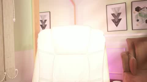 Mandy Collins online show from April 8, 2026, 11:32 am