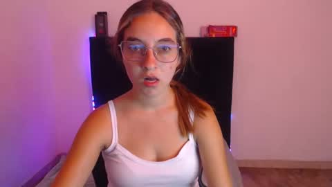Snapshot of mandyy_petite chatting on October 23, 2025, 3:44 pm mandy sofi online show from October 23, 2025, 3:44 pm