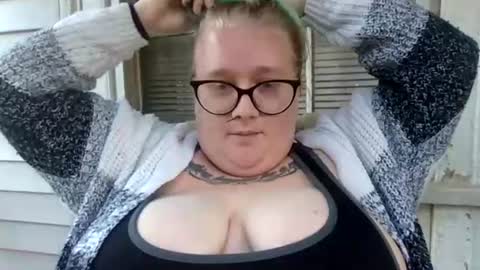 ManicPixiePop online show from July 29, 2026, 10:57 am